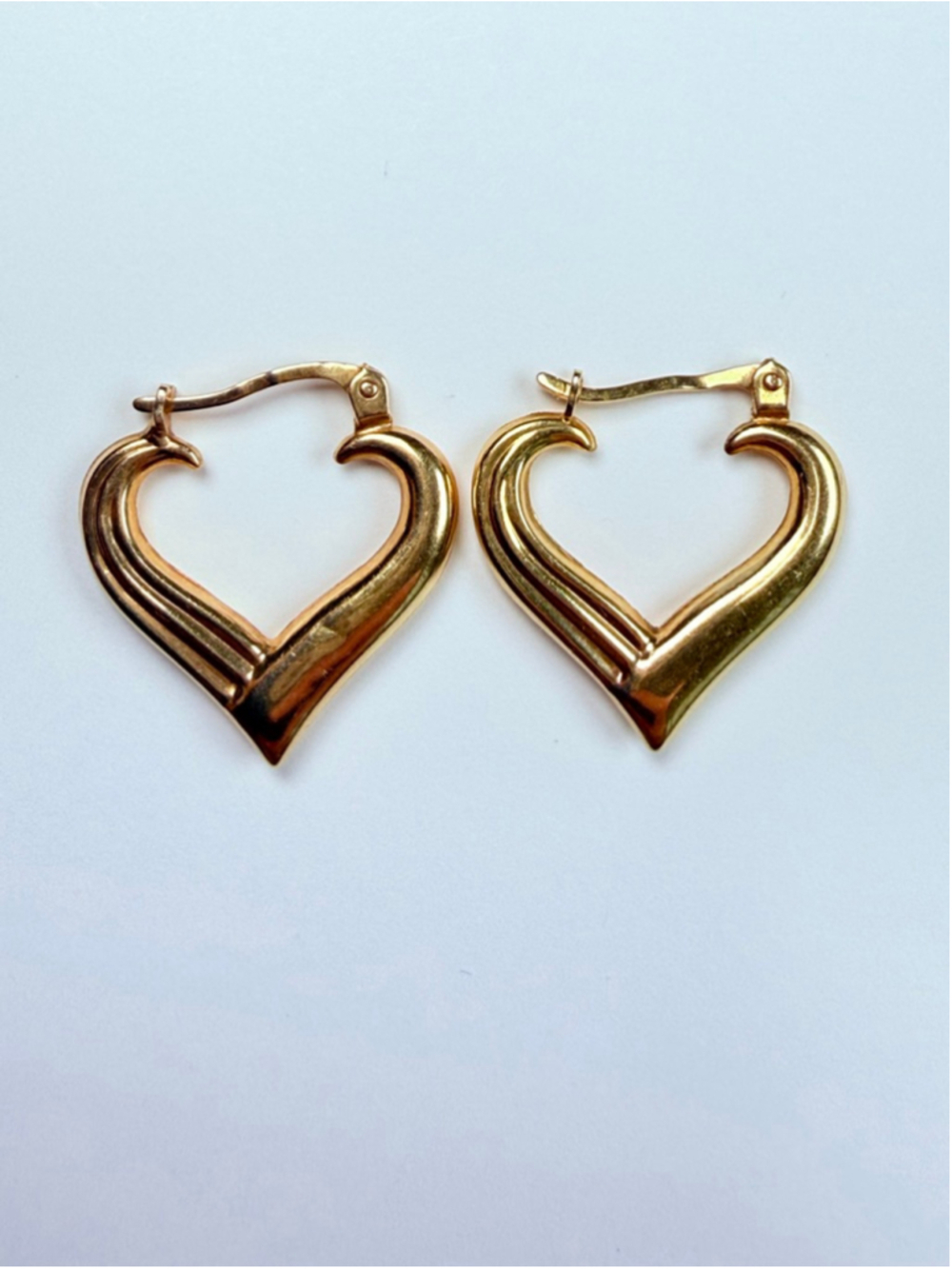 14K Solid Fine Yellow Gold Unoaerre Heart Shaped Hoop Earrings Italy